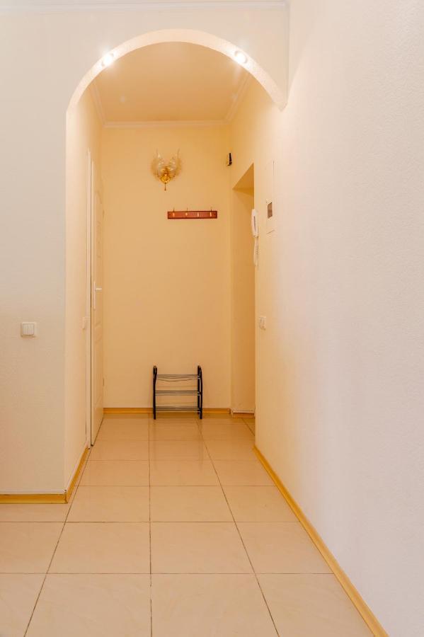 Apartment Triokhsviatytelskaya Street 3 Kiev Ngoại thất bức ảnh