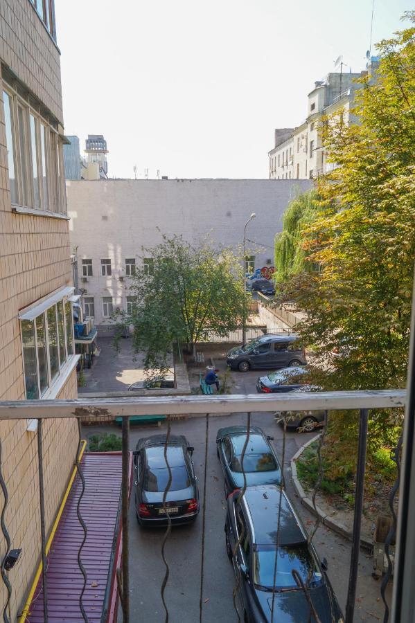 Apartment Triokhsviatytelskaya Street 3 Kiev Ngoại thất bức ảnh