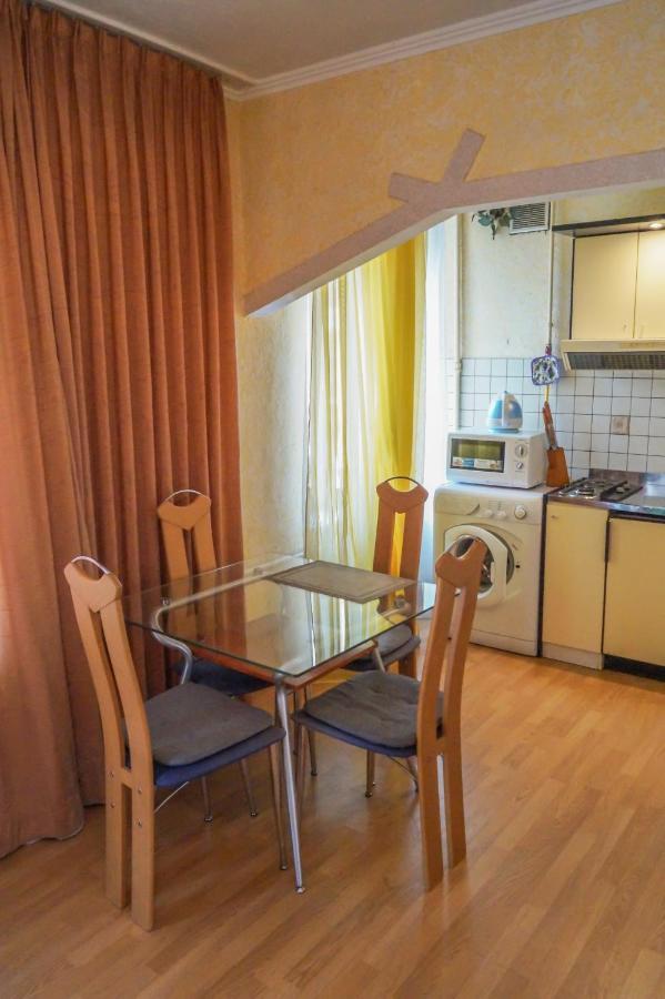 Apartment Triokhsviatytelskaya Street 3 Kiev Ngoại thất bức ảnh